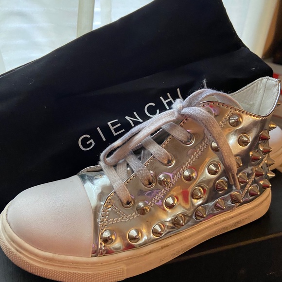 METAL GIENCHI SILVER STUD DISTRESSED SHOE - Picture 5 of 6